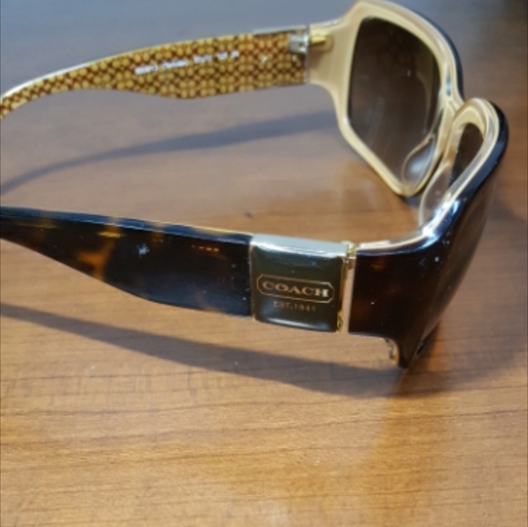 Coach Sunglasses - Picture 4 of 8